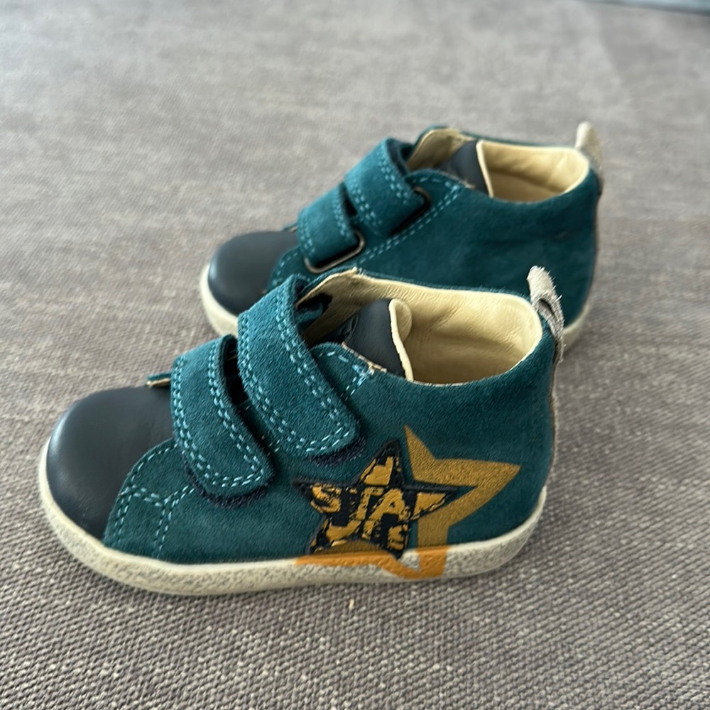 Never worn! Baby high top walking shoes! Size 5 US, 20 EU